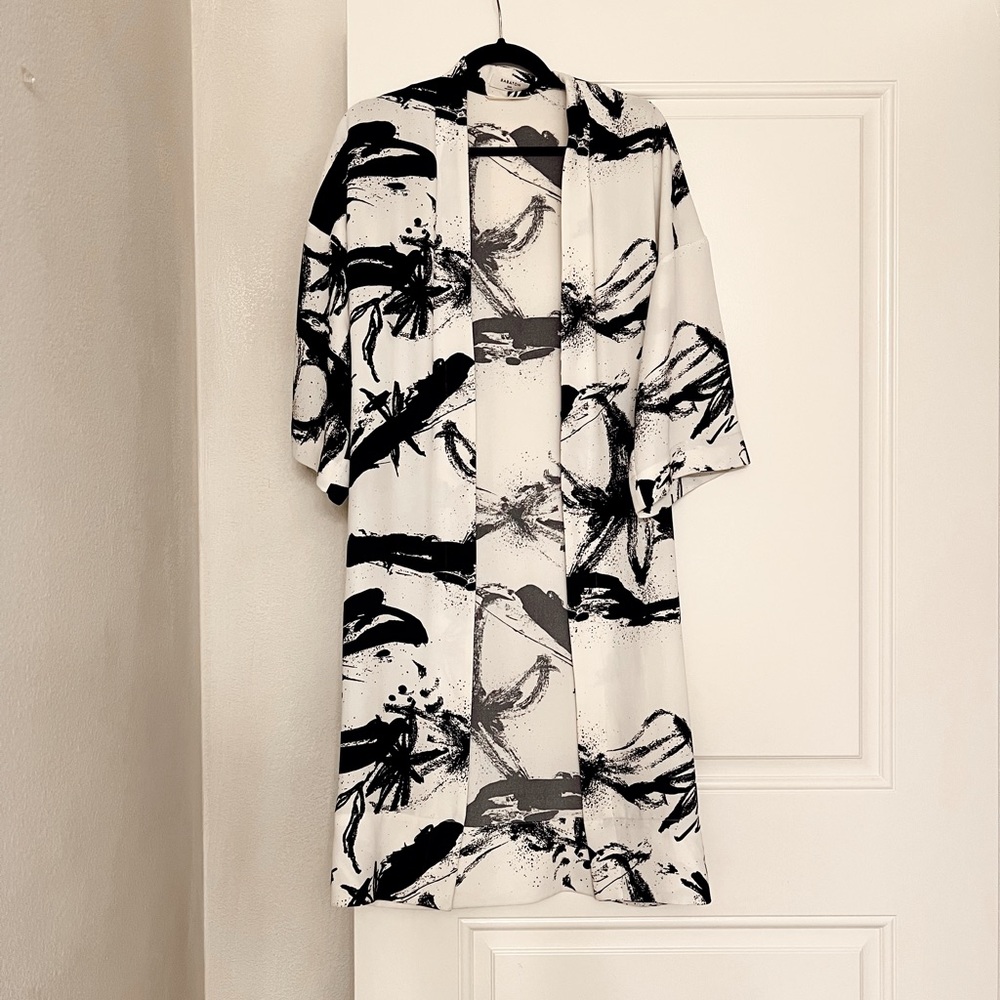 Babaton Black + White Paint Printed Duster